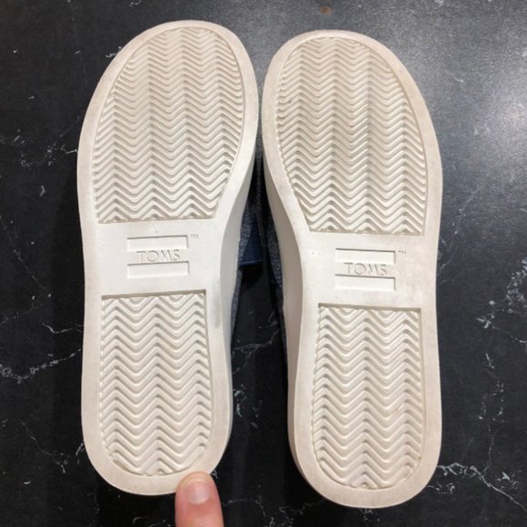 Tom's Women's Slip On Size 5.5 - Picture 5 of 9